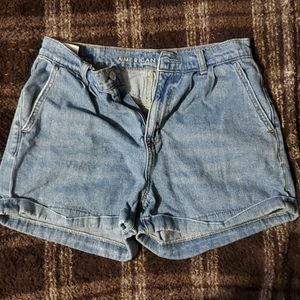 American Eagle mom short